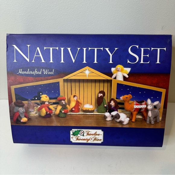 Nativity Set Handcrafted Wool 15 pieces - Picture 2 of 10